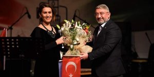 Çorum'un AKP'li başkanından şahsına özel tek kişilik konser!