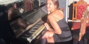 Denizli’de kadın cinayeti: Boğazı kesilerek öldürüldü