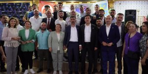 İstanbul/Sancaktepe'de 'İYİ'ler Hareketi'ne katılan 500 yeni üyeye rozetleri takıldı