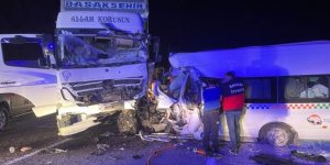 Sivas-Malatya yolunda katliam gibi kaza: 8 can kaybı, 9 ağır yaralı