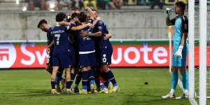 Fenerbahçe AEK Larnaca’yı 2-1'ye geçerek, gruptan çıkmayı garantiledi