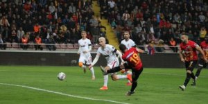 Kayserispor, Galatasaray'ın serisine son verdi: 2-1