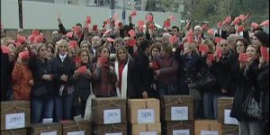 Referandum sandıklarıyla yol kapattılar