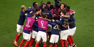 Fransa, İngiltere'yi 2-1'le geçerek Fas'ın rakibi oldu