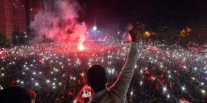 Akşener İmamoğlu'yla birlikte Saraçhane'de: Bu şarkı burada bitmeyecek