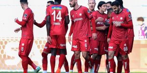 Demir Grup Sivasspor deplasmanda Kasımpaşa'yı 2-1 yendi