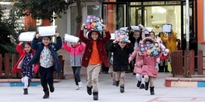 Okullarda bugün 'karne' günü