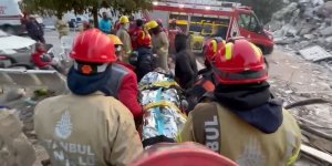 Hatay’da mucize kurtuluş! 10 yaşındaki Cudi ve annesi 147 saat sonra sağ olarak çıkartıldı