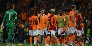 Galatasaray Manchester United’ı deplasmanda devirdi