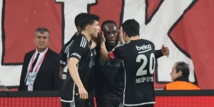 Beşiktaş Antalya'da Jackson Muleka ile turladı