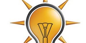 AK Parti il binası önünde ampul kırdılar