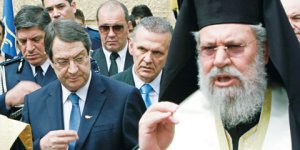 Küçük ülkede büyük skandal
