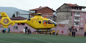 Maç yapılırken sahaya helikopter indi