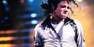 hayatını kaybeden pop yıldızı Michael Jackson, öldükten sonra 600 milyon dolar kazandı.