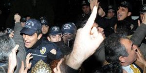 Partililer ile polis arasında arbede