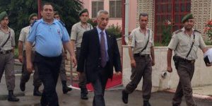 Adam, çıktı geliyor!