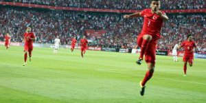 Milliler Hollandayı 3 golle dağıttı