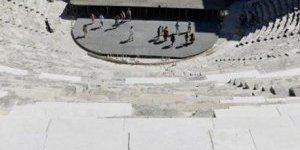 Aspendos restorasyonunda mutfak mermeri eleştirisi