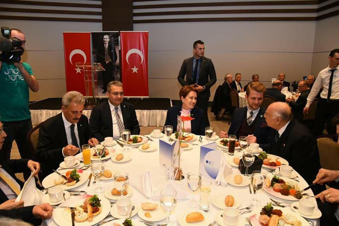 meral-aksener-yemek-resim-01.jpg