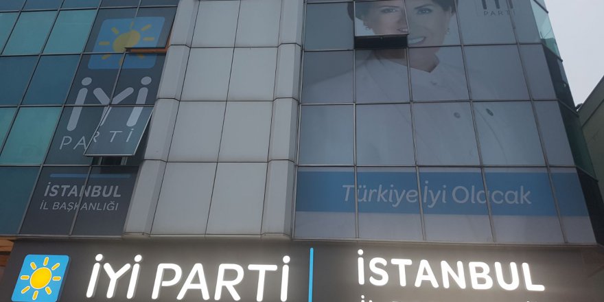 İyi Partiden İstiklal Marşının kabulünün 97.nci yıl dönümü kutlaması